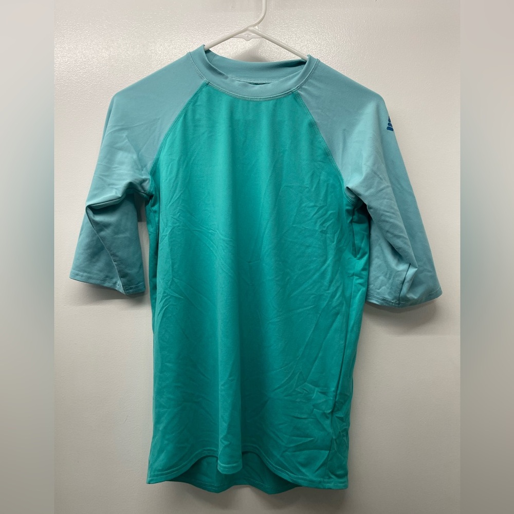 Big girl’s XL 18/20 Omni Shade sun protection short sleeve tee